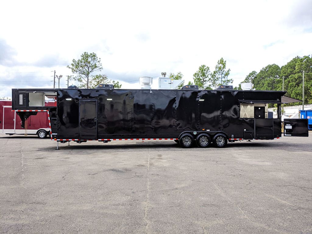 2025 Southern Dimensions 47'- Fully Loaded Gooseneck with smoker Gooseneck-ELIB OLE Hickory Pit (SDG-604) - Image 3